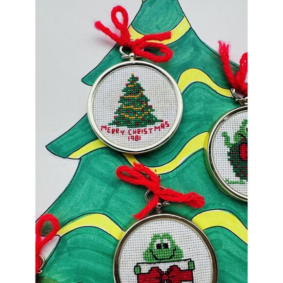 Vintage One Froggy Christmas Eve Cross Stitch Frog Ornaments Set Of 8 Round - Picture 2 of 8